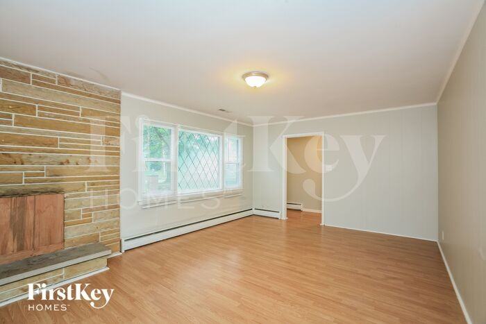 3426 E 50th St - Photo 3 of 16