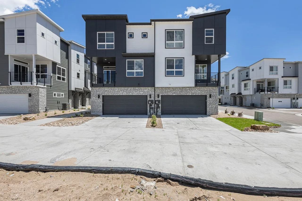 10643 Columbite Hts #10643 - Photo 3 of 19