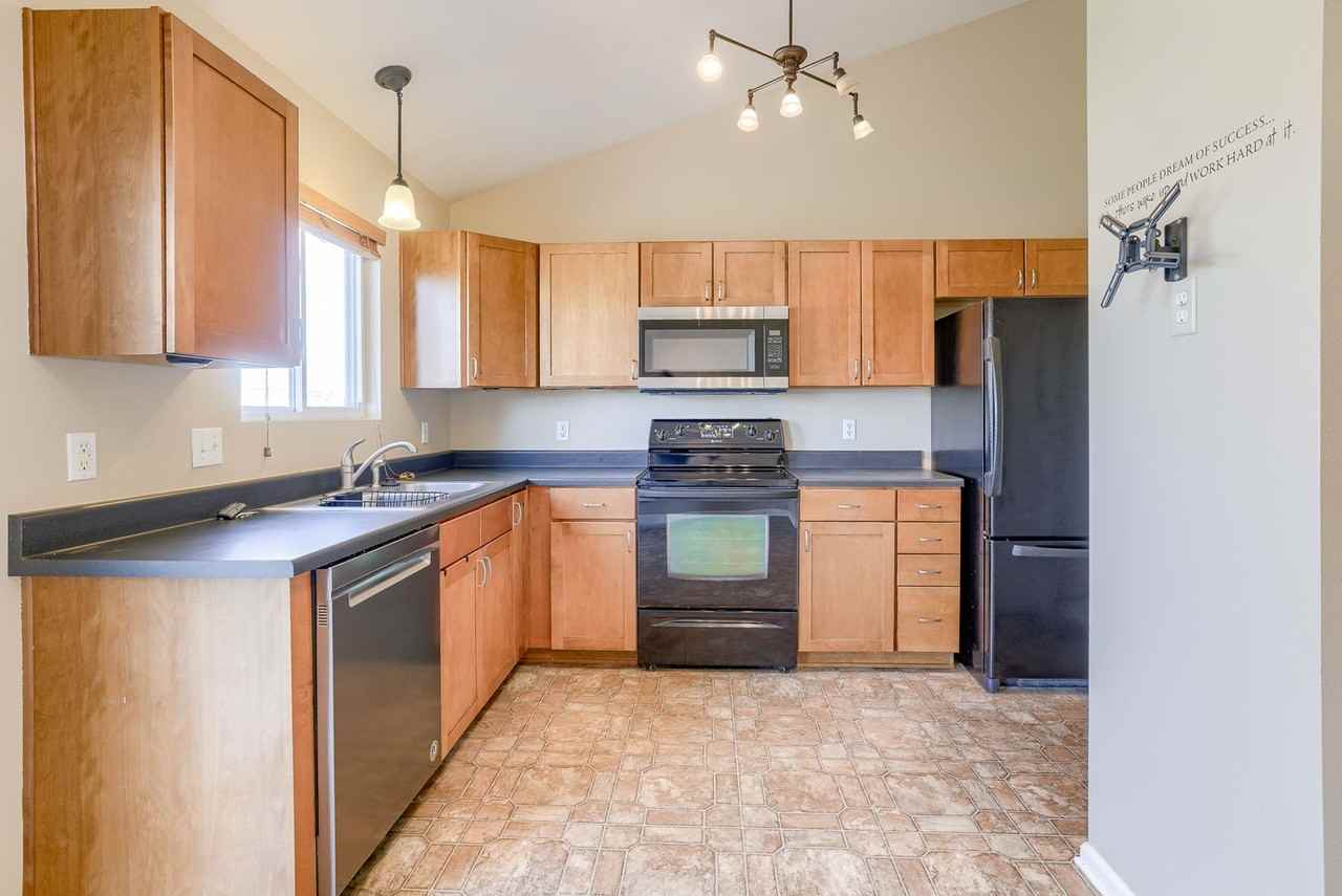 7826 S 161st Ter - Photo 7 of 25