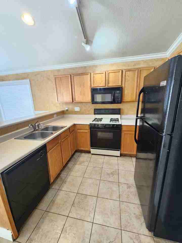 6008 Seneca Springs St - Photo 5 of 16