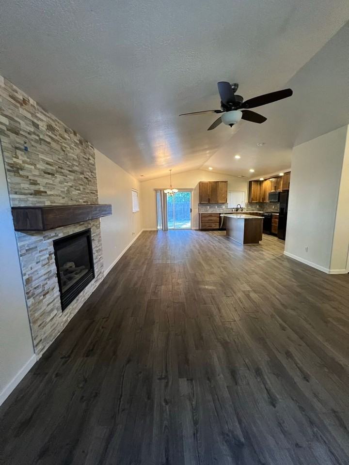 83 E Judy St - Photo 3 of 12