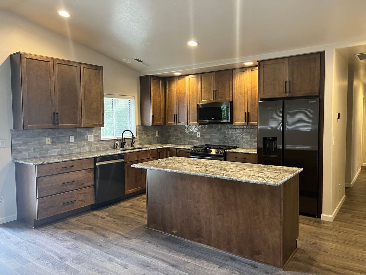 83 E Judy St - Photo 2 of 12