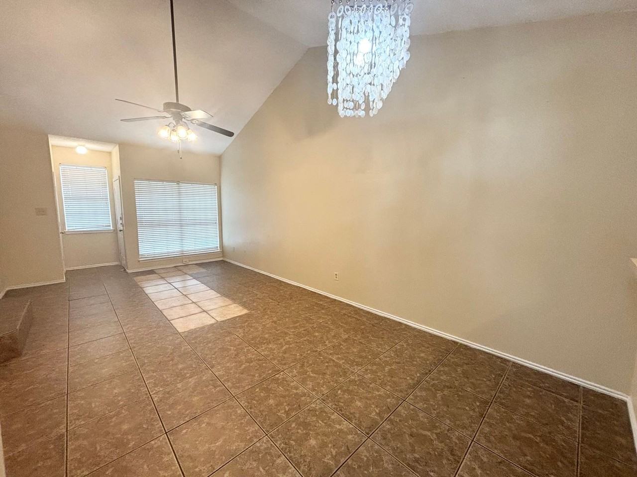 2915 Roxboro Rd - Photo 3 of 22