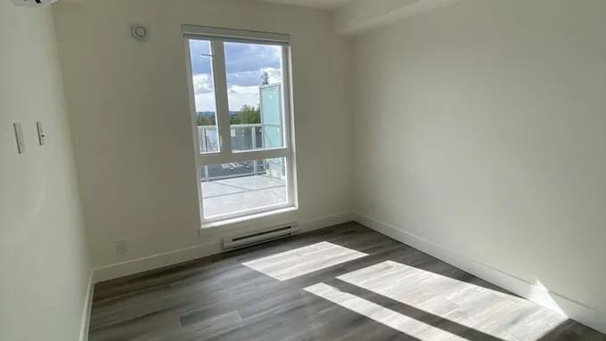 8447 202 St #608B - Photo 4 of 11