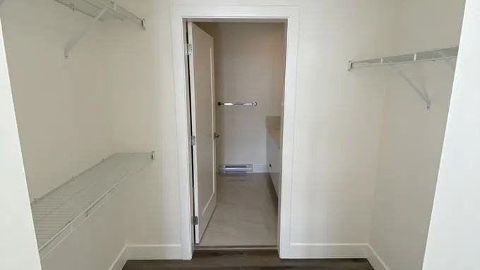 8447 202 St #608B - Photo 6 of 11