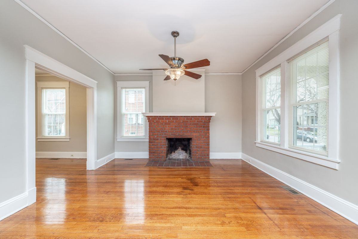 2726 Hanes Ave - Photo 3 of 14