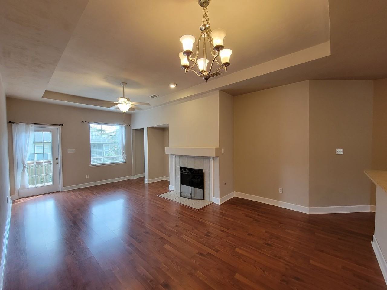 5521 Hampton Woods Way - Photo 2 of 33