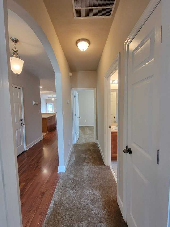 5521 Hampton Woods Way - Photo 5 of 33