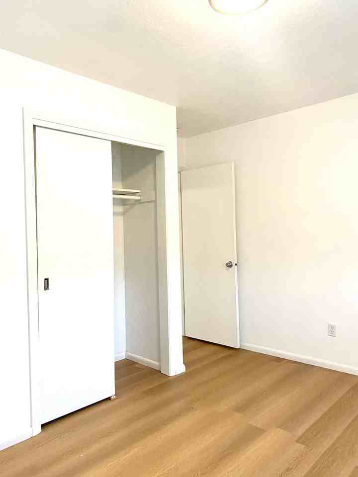 2001-2015 SE Oak Grove Blvd - Photo 7 of 31