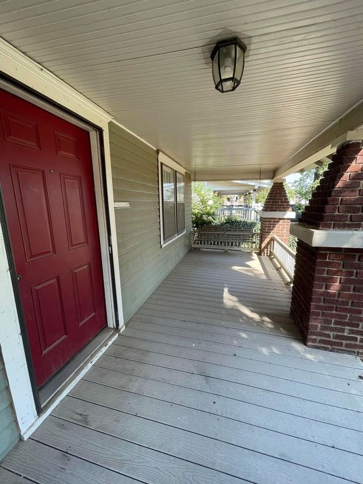 1024 W Oklahoma Ave - Photo 3 of 12