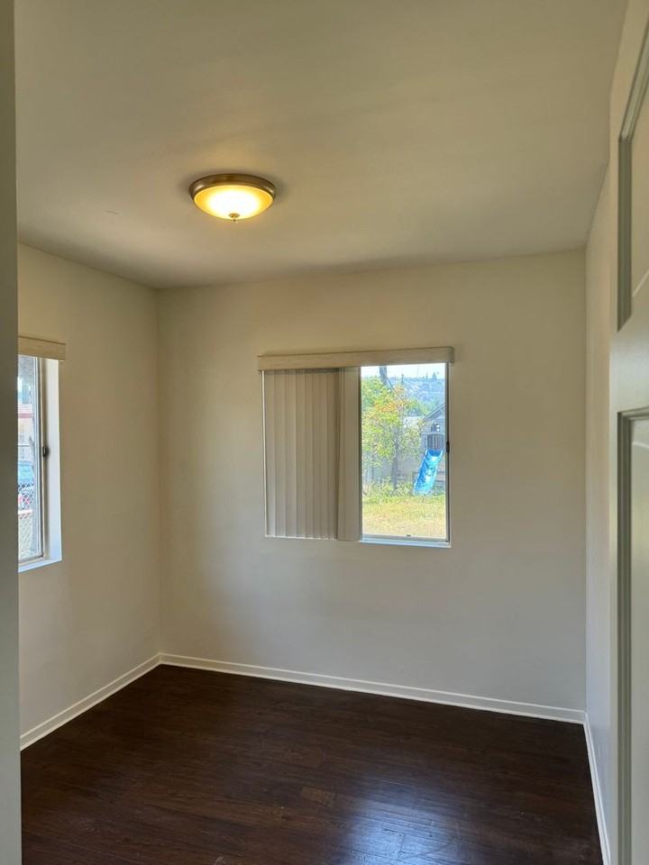 2028 Carlos St - Photo 3 of 11