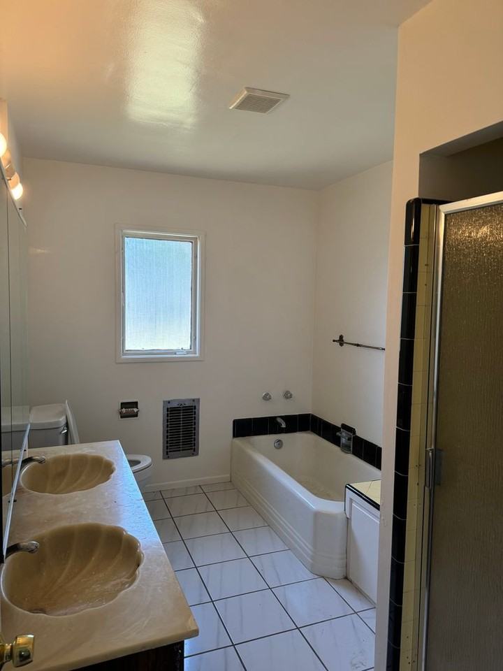 2028 Carlos St - Photo 4 of 11