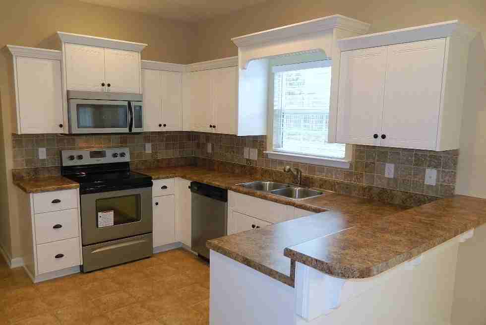 899 Westlawn Dr - Photo 2 of 20