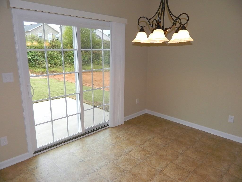 899 Westlawn Dr - Photo 6 of 20