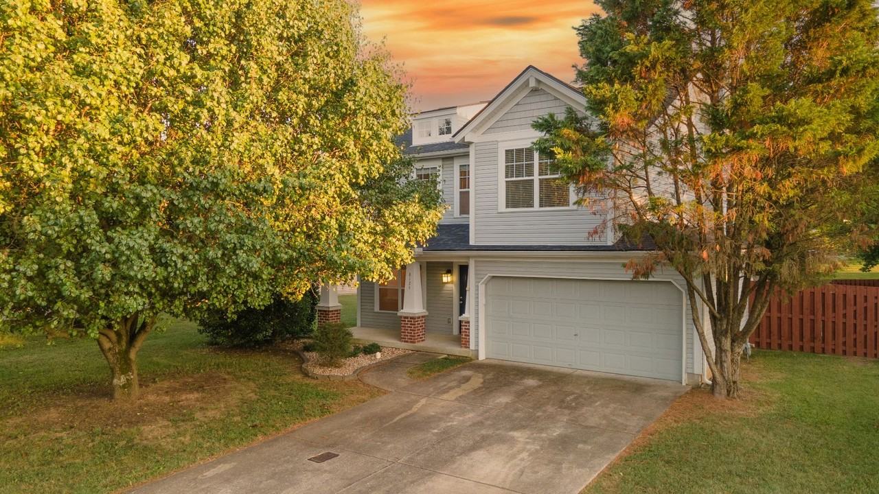 8124 Boone Trce - Photo 4 of 46
