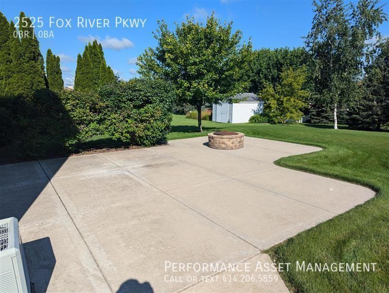 2525 Fox River Pkwy - Photo 3 of 17