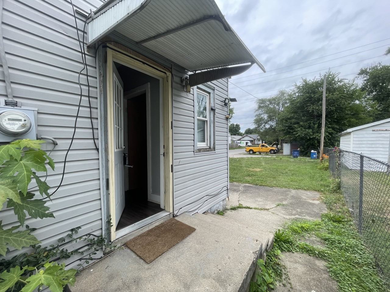2000 Locust St #B - Photo 2 of 9