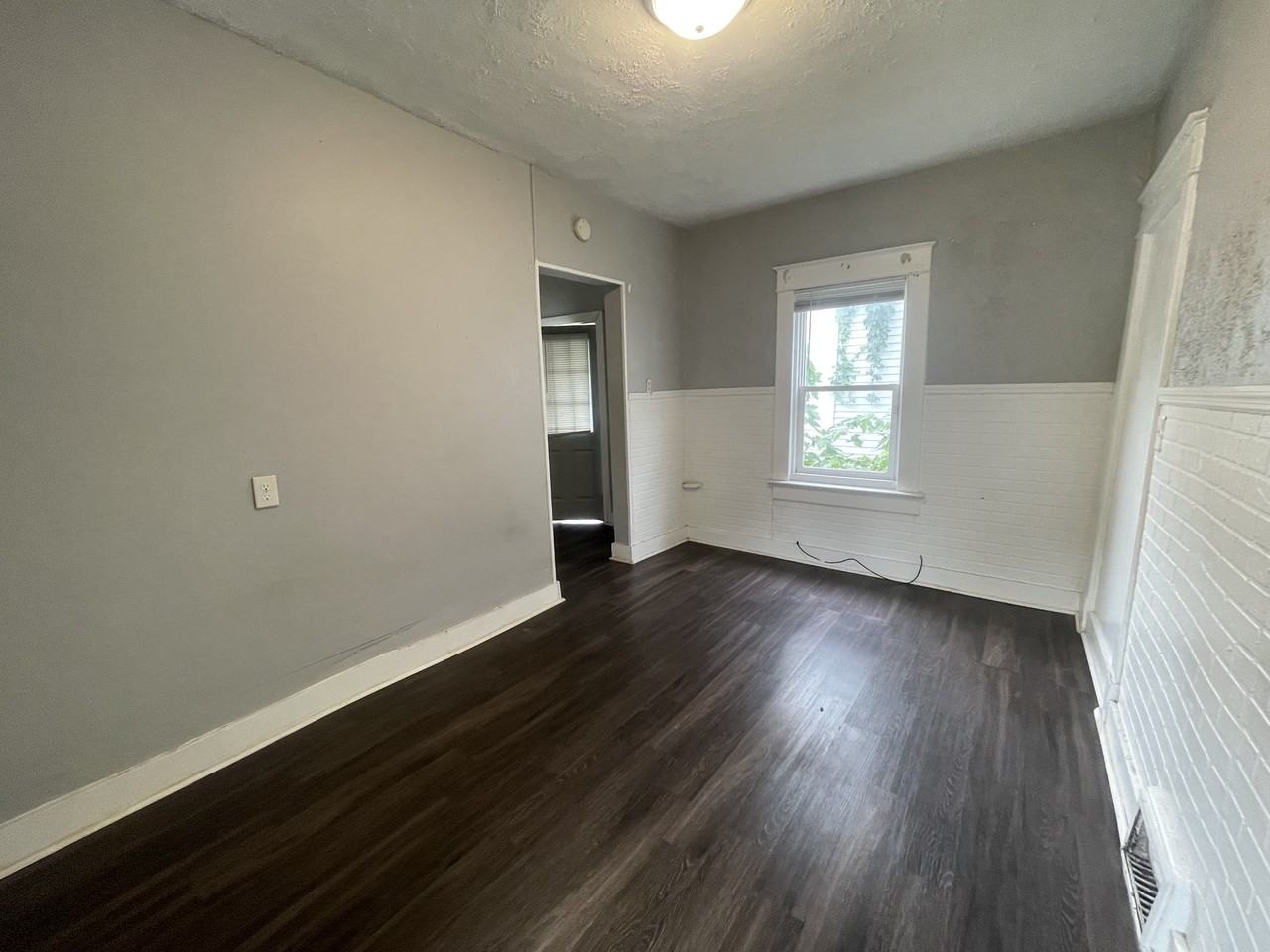2000 Locust St #B - Photo 6 of 9