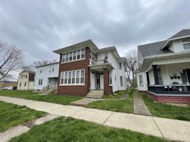 featured image of 1033 N 7th St #4