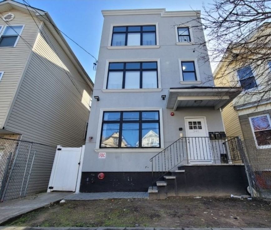 340 Hamilton Ave #3