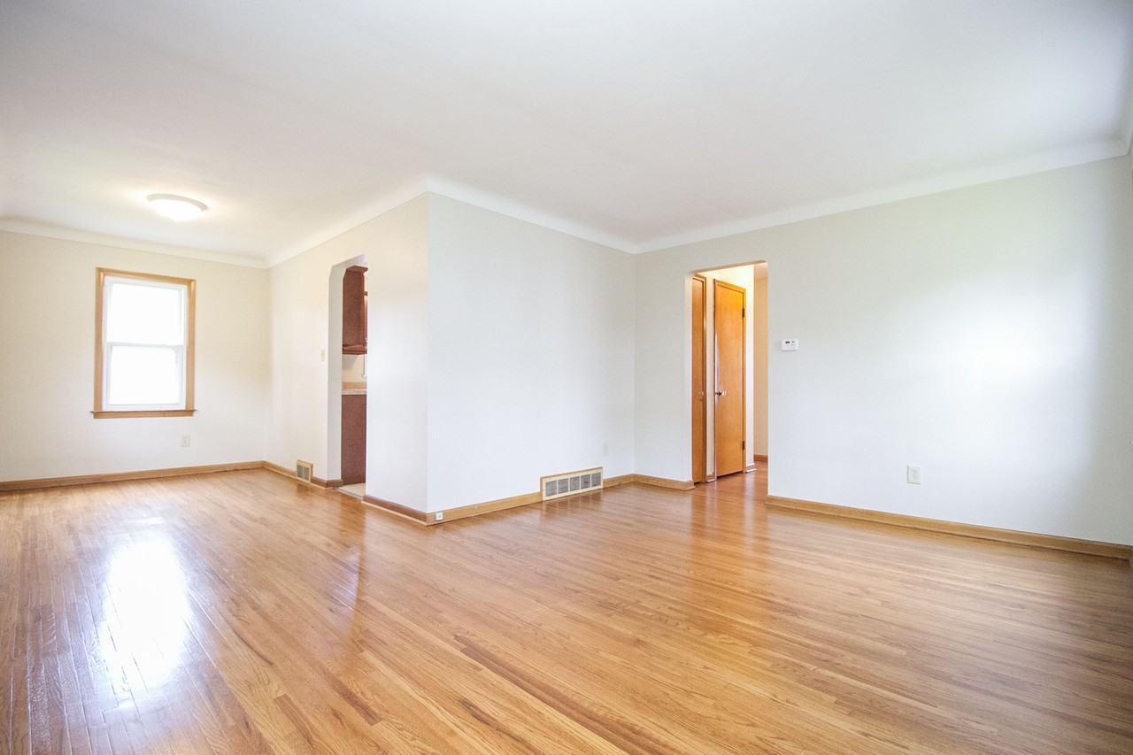 320 Somerset St #NA - Photo 2 of 23