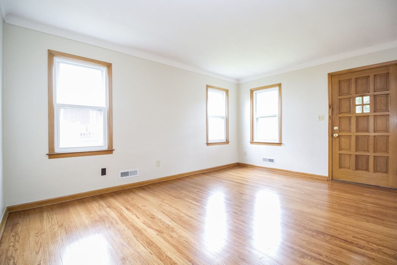 320 Somerset St #NA - Photo 3 of 23