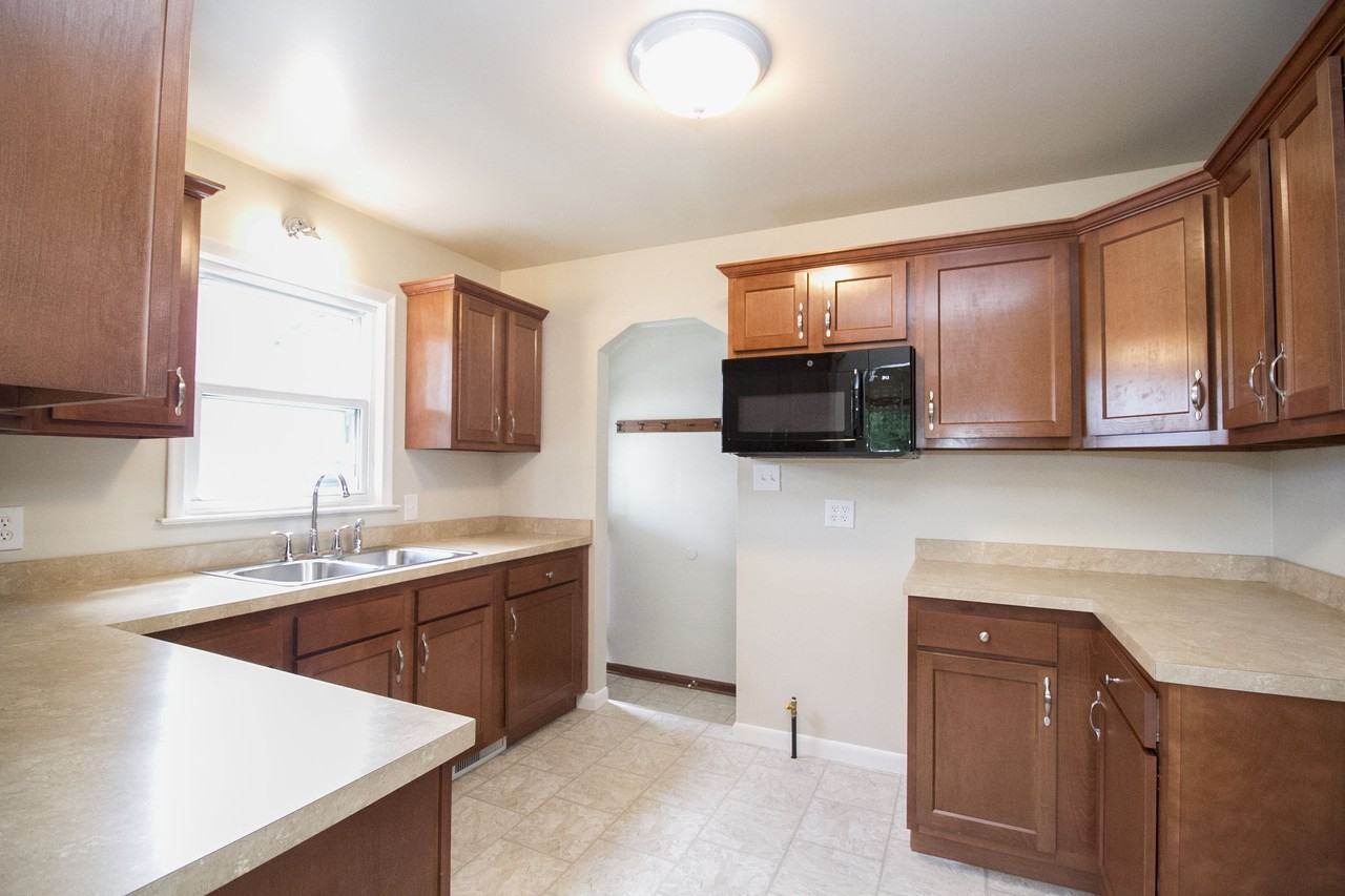 320 Somerset St #NA - Photo 7 of 23