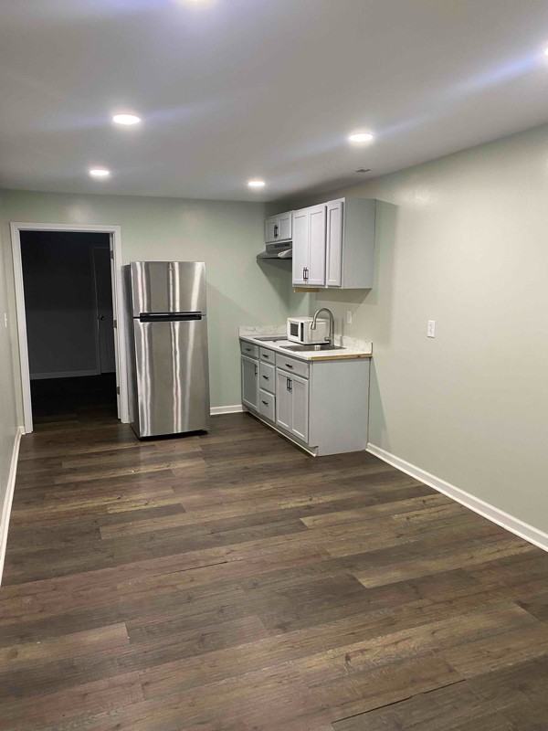 118 W Centerview St #C - Photo 3 of 11