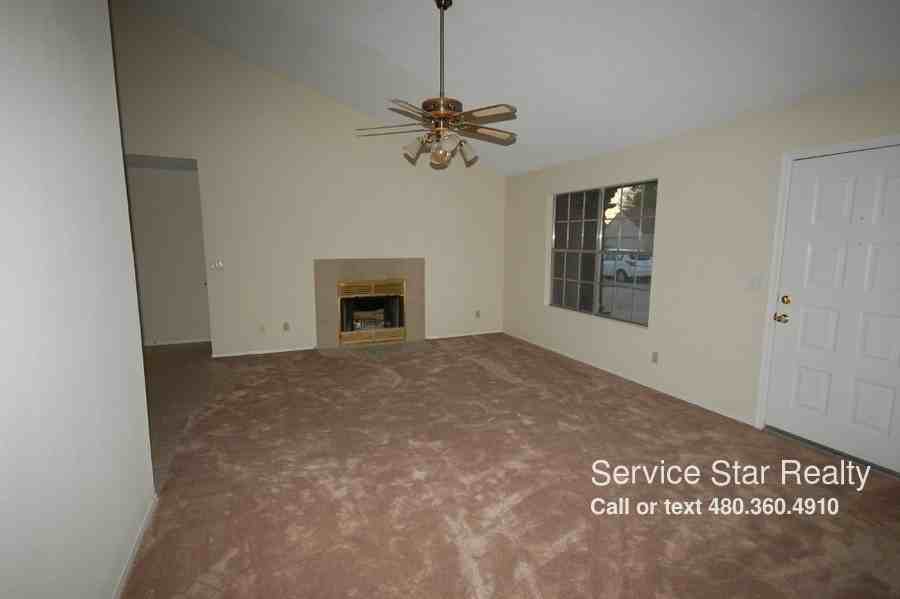 1545 E Stephens Dr - Photo 2 of 13