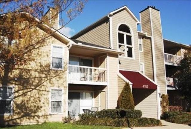 The Windsor at Fair Lakes - Photo 3 of 20