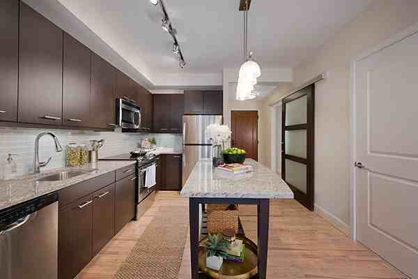 Flats at Bethesda Avenue - Photo 2 of 27