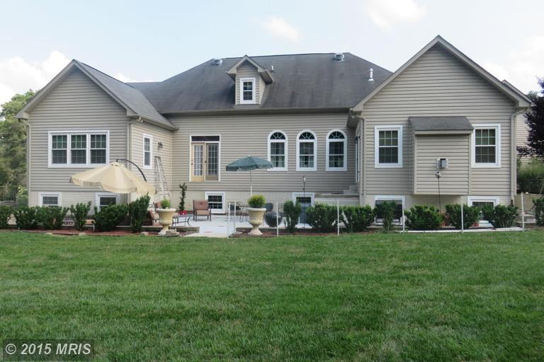 9008 Doris Dr - Photo 3 of 30