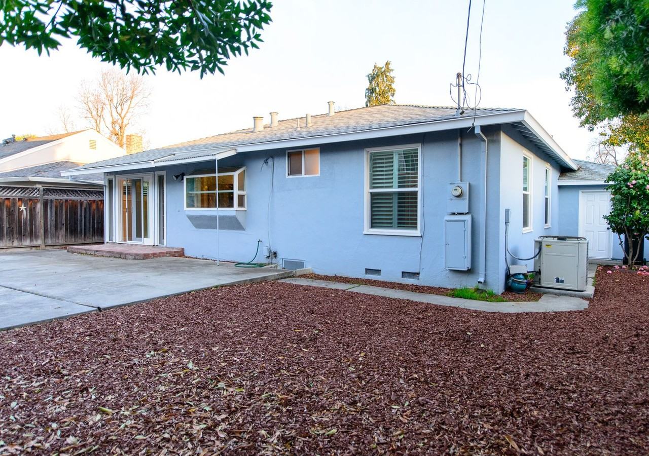 2177 Sunny Vista Dr - Photo 2 of 18