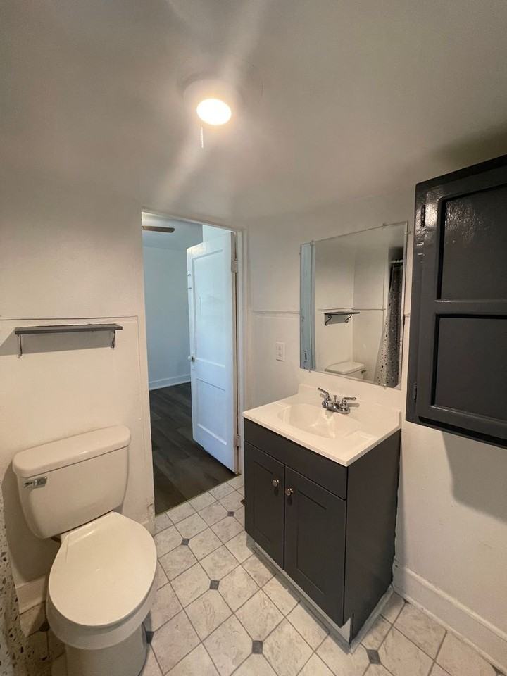 1506 Whatley St - Photo 5 of 9