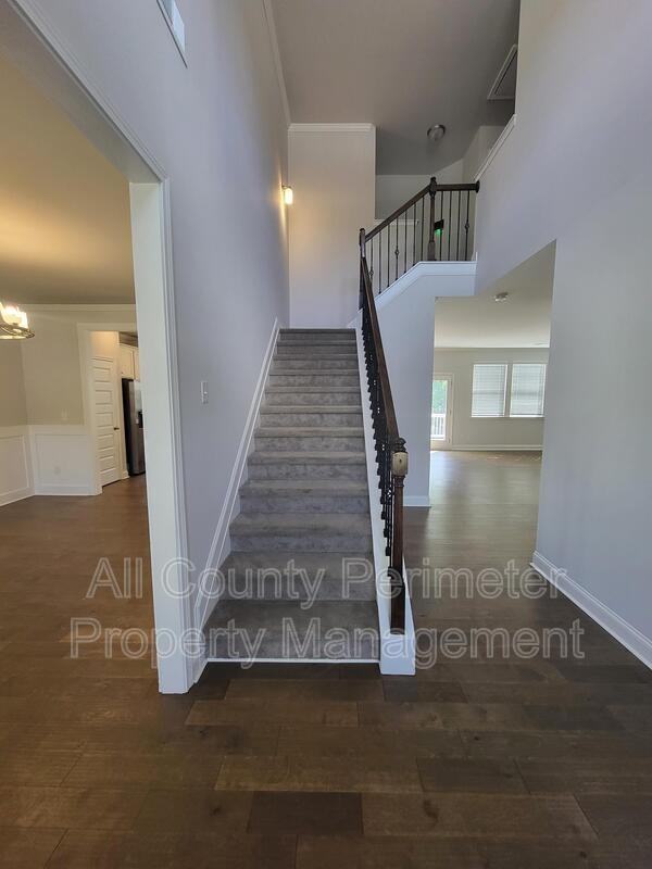 5690 Deer Trail Ct - Photo 4 of 20