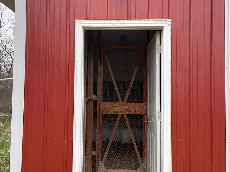 7636 N Backus Rd - Photo 2 of 32