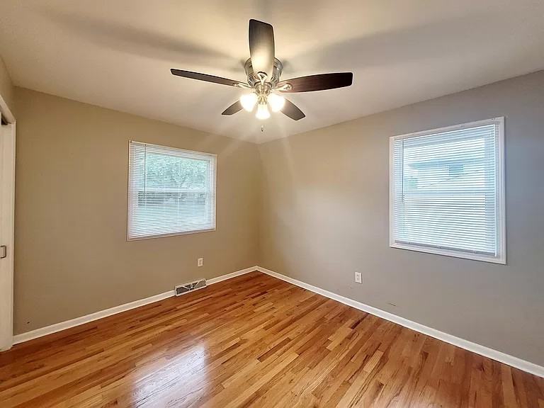 7302 Lupine Ave - Photo 3 of 21
