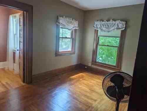 434 E Chapin St - Photo 2 of 32