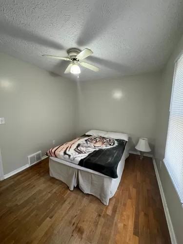 271 Reynolds Rd - Photo 3 of 7