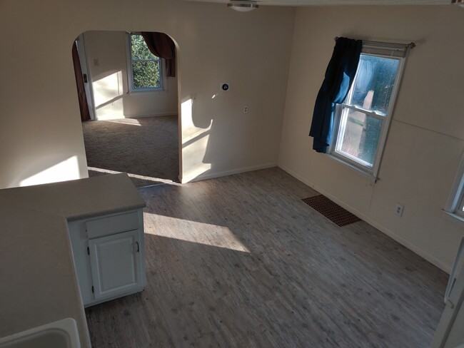 1585 Baldwin Ave - Photo 2 of 8