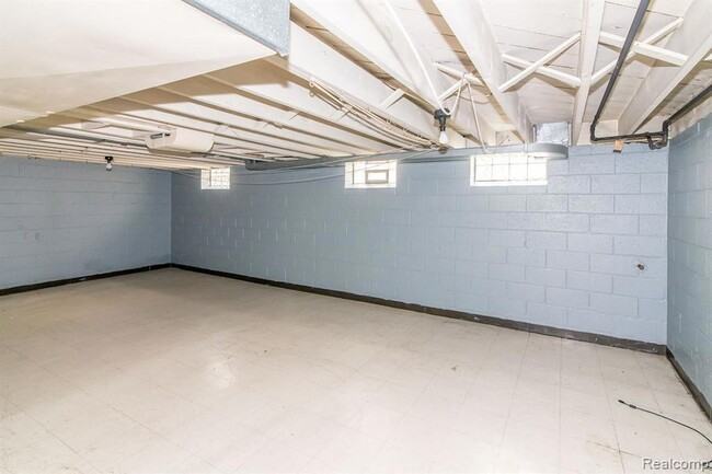 22951 Audette St - Photo 2 of 4