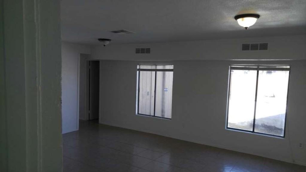 3730 W Sheridan St - Photo 4 of 14