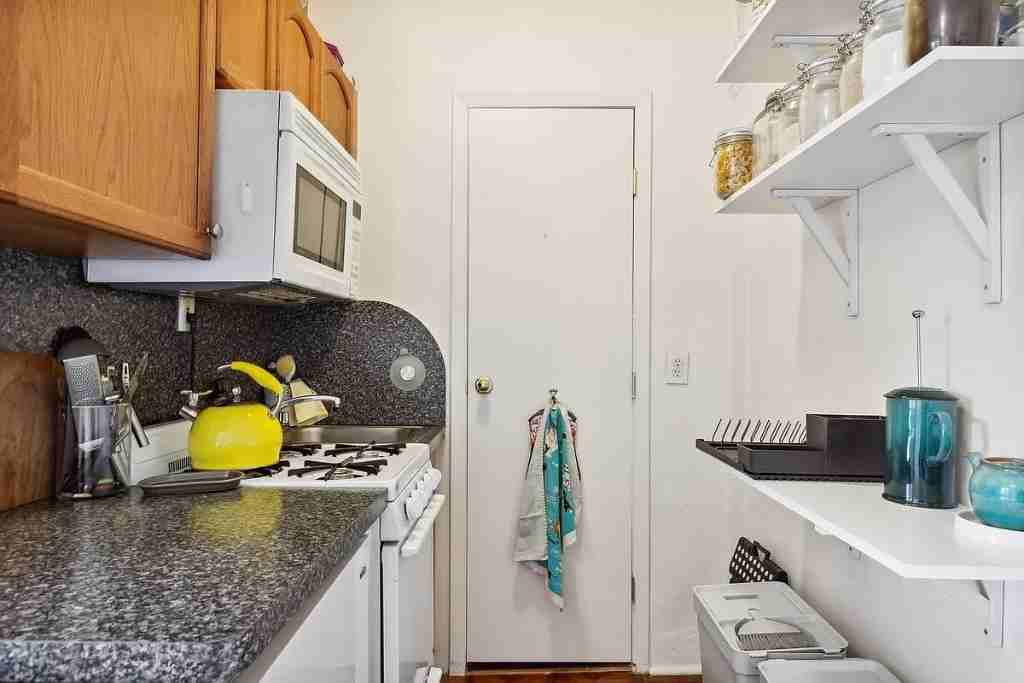 Willow St #3E - Photo 3 of 4