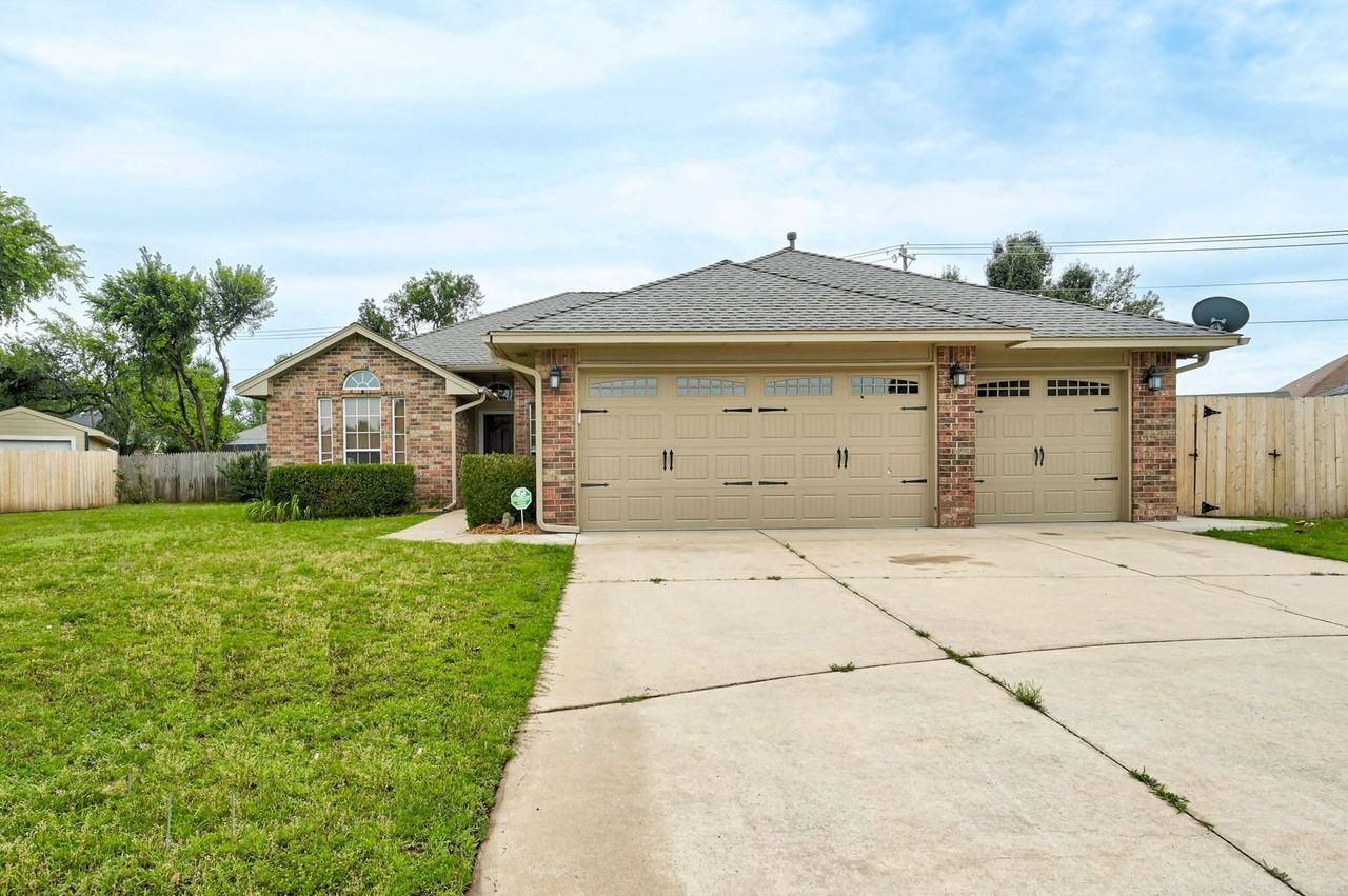 1820 Fair Meadow Dr - Photo 2 of 40