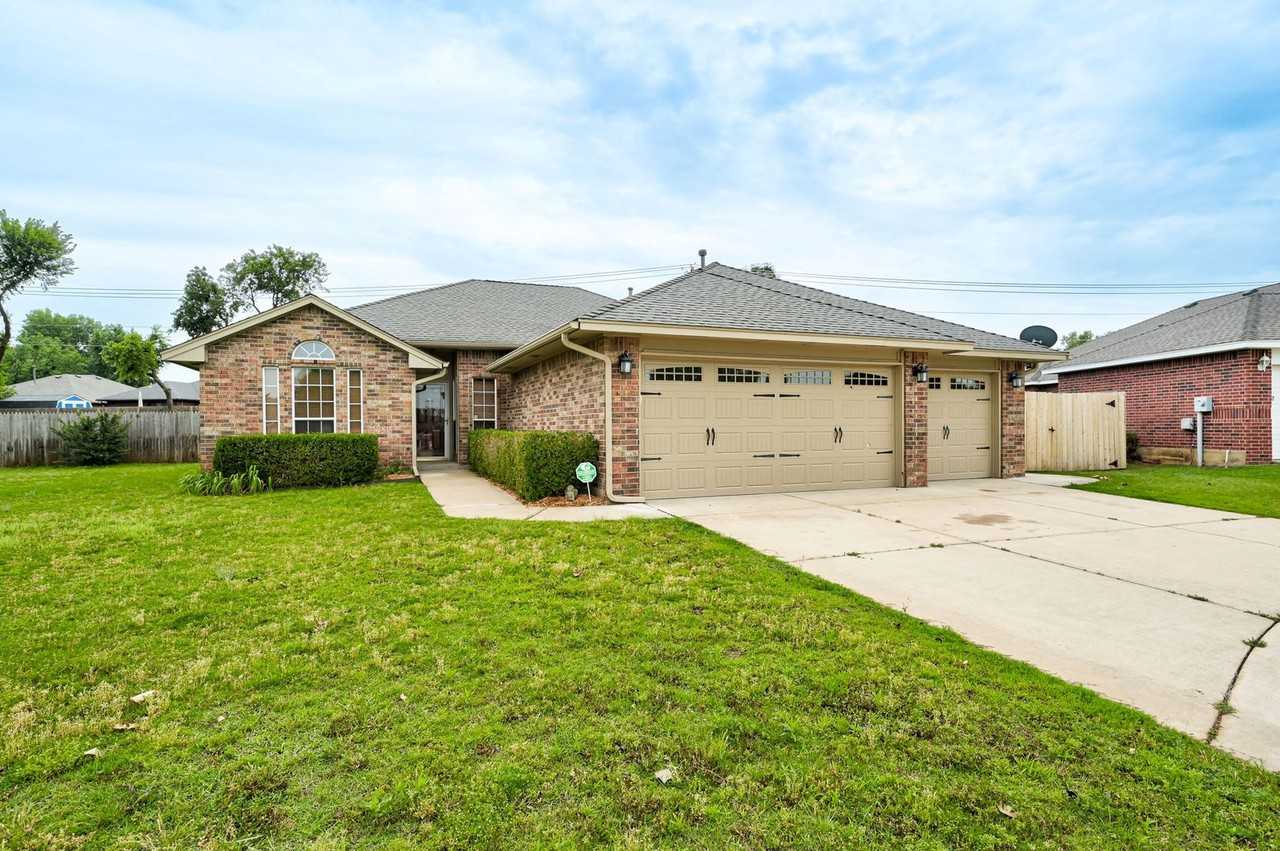 1820 Fair Meadow Dr - Photo 3 of 40