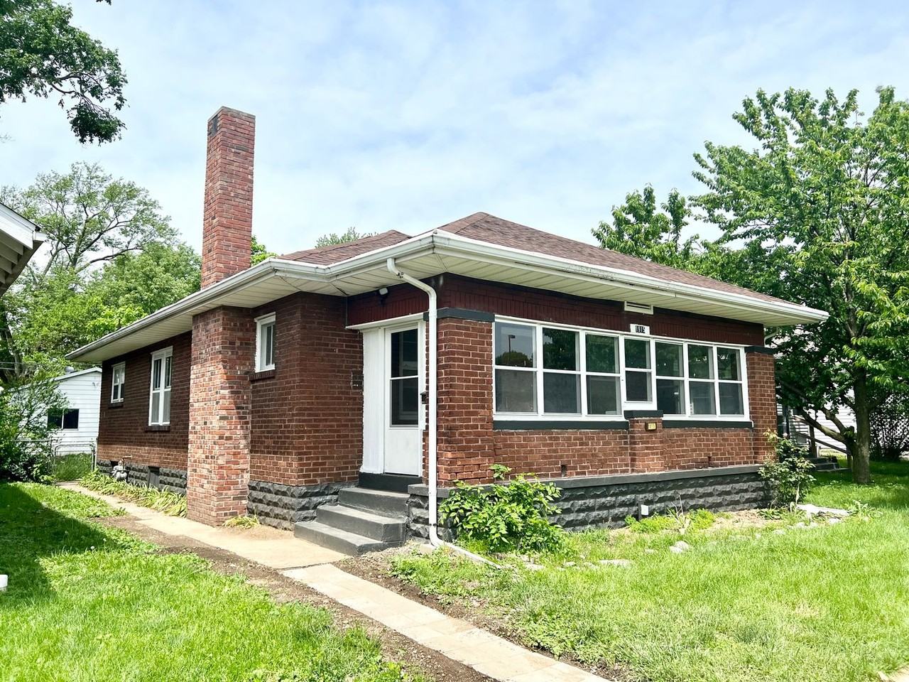 1915 S 9th St - Photo 3 of 30