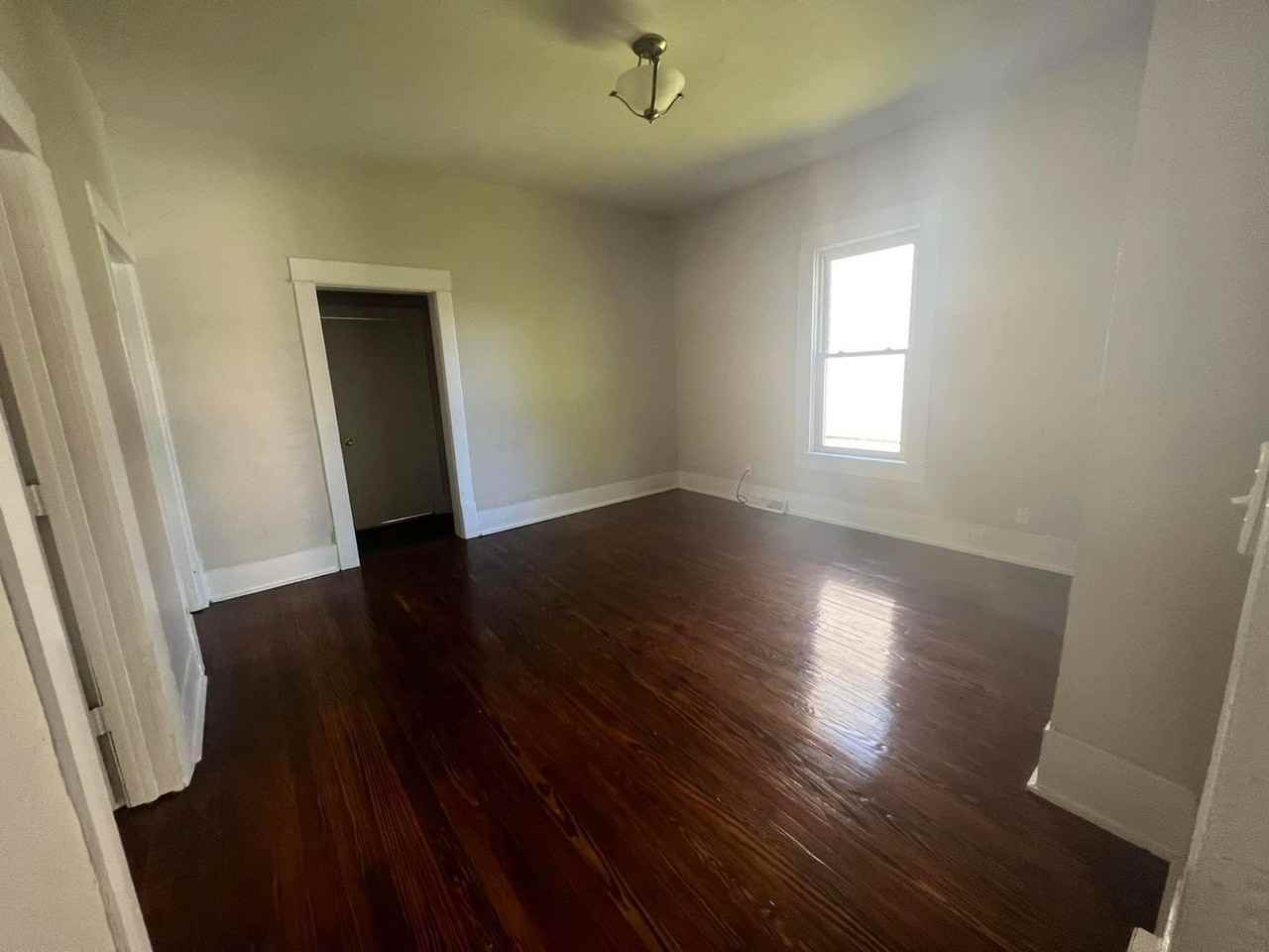 425 Bullitt Ave SE - Photo 3 of 6