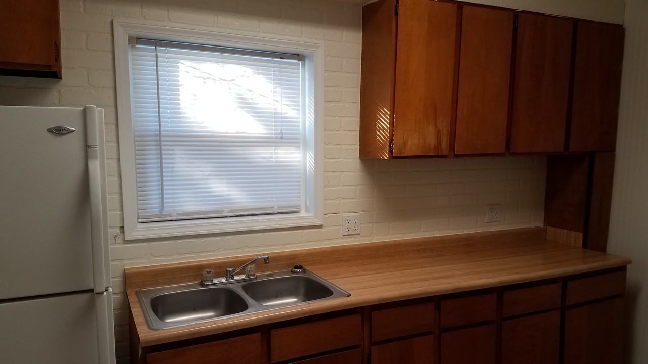 2304 North Fir Street - Photo 3 of 8