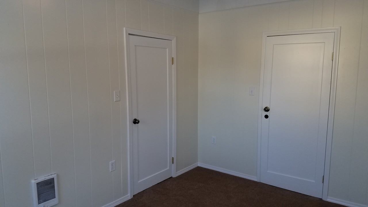 2304 North Fir Street - Photo 7 of 8