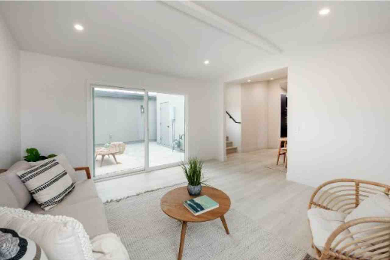 2965 Vancouver Ave - Photo 3 of 29